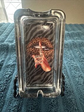 Graphic Leopard Lips Decorative Glass Ashtray that lights up. NWT